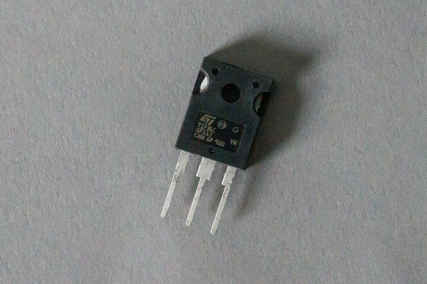 Transistori TIP 36C