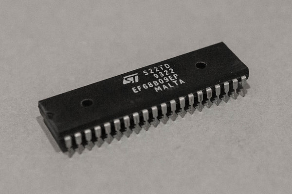 Flipperkast CPU Chip MC68B09EP
